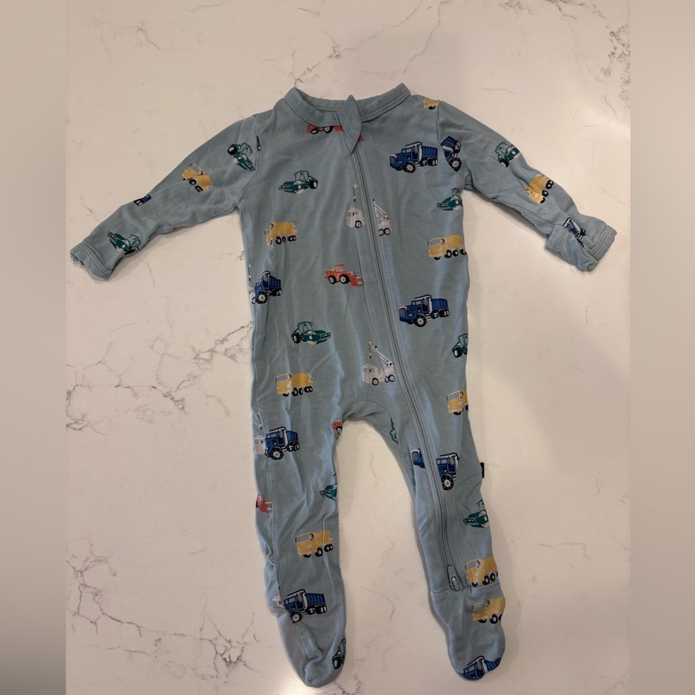 Kytebaby Footie Onesie with Trucks 0-3 months EUC